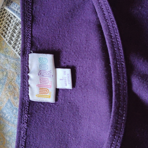 2 Large LulaRoe shirts - Picture 4 of 4